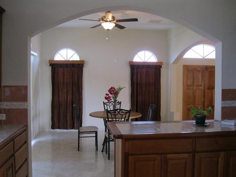 Villa San Juan Belmopan Eksteriør billede